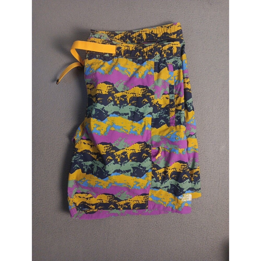 The North Face Class V Shorts Mens XXL Colorful Mountain Print Hiking Swim Belt